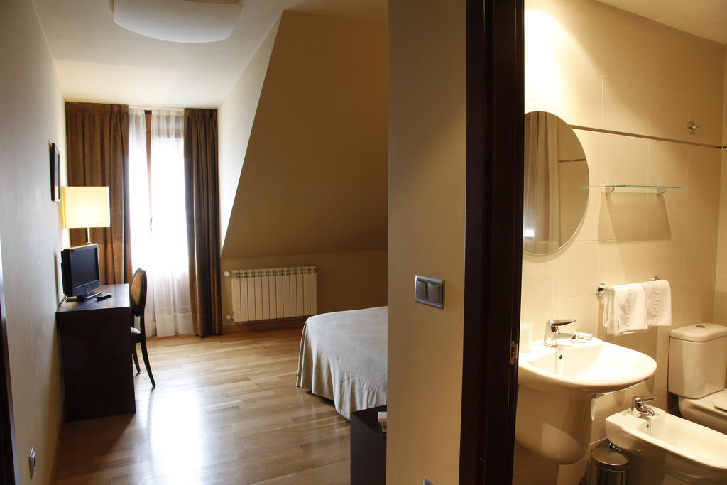 Hotel Baltico Luarca Phòng bức ảnh